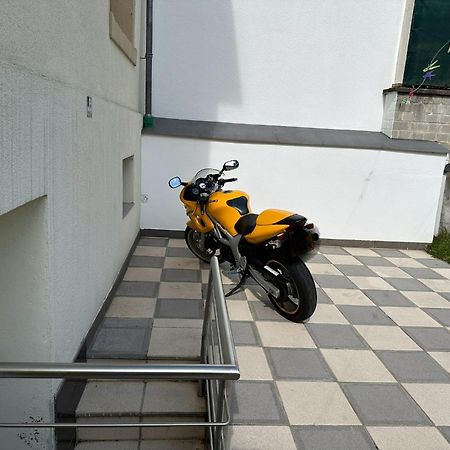 Simple Room In Luxembourg City Εξωτερικό φωτογραφία