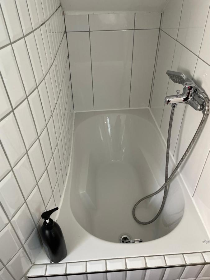 Simple Room In Luxembourg City Εξωτερικό φωτογραφία