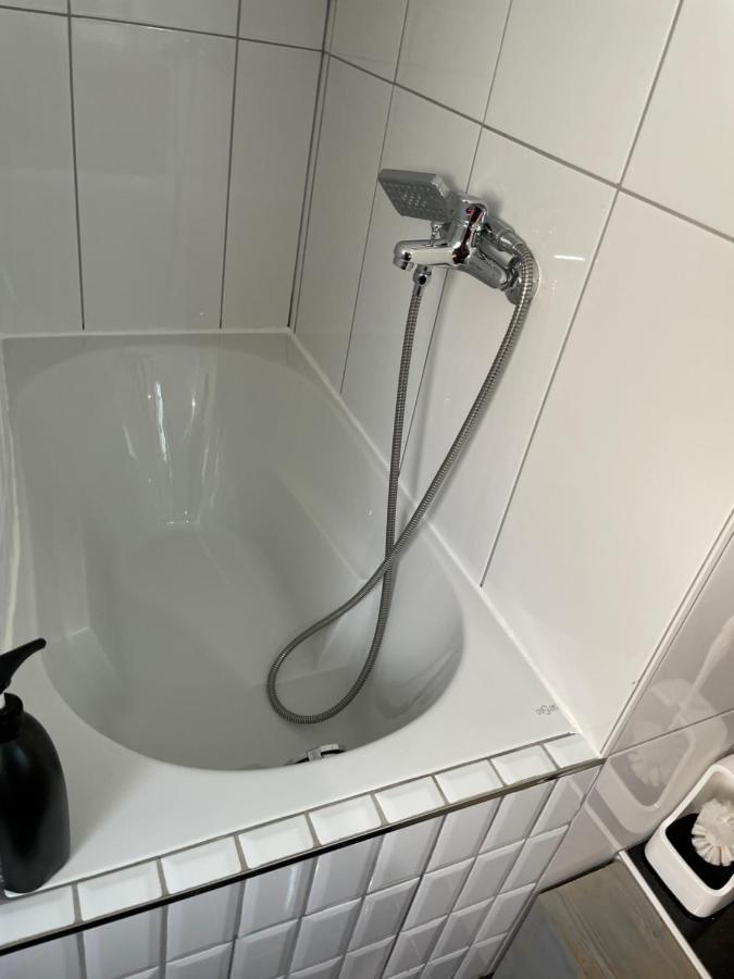 Simple Room In Luxembourg City Εξωτερικό φωτογραφία