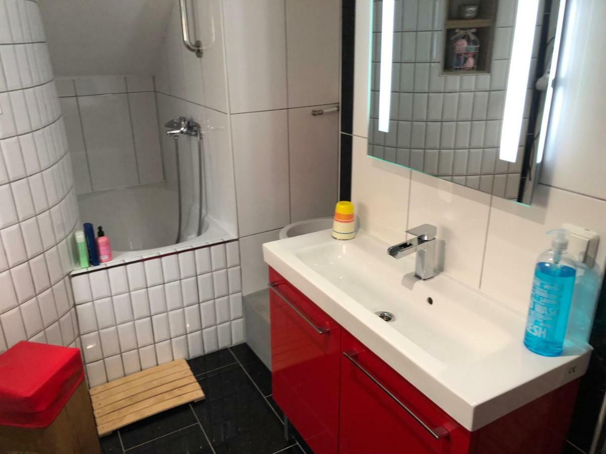 Simple Room In Luxembourg City Εξωτερικό φωτογραφία